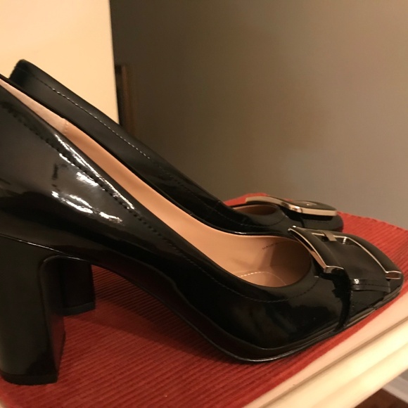 TAHARI Black patent leather wedge heels with buckle - Picture 3 of 6